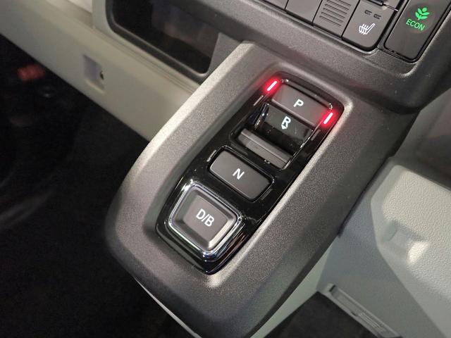 Ｎ－ＶＡＮ ｅ： ｅ：Ｌ４　バックカメラ　パーキングセンサー　オートライト　オートハイビーム　ホンダセンシング　ＵＳＢ充電　禁煙車　スマートキー　アクティブクルーズコントロール　急速充電ポート（18枚目）