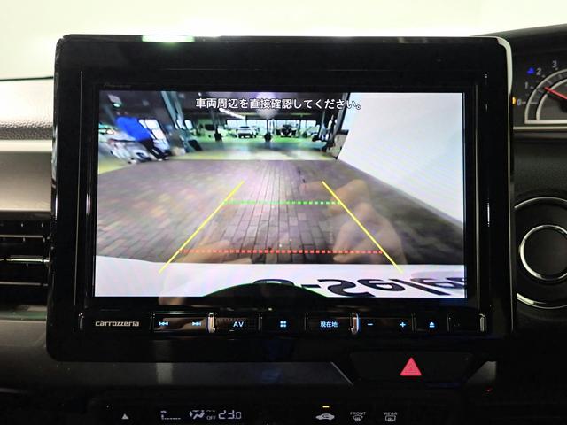 N-BOXカスタム Lターボスタイル+ブラック 社外8インチメモリーナビ フルセグTV ブルートゥース Bカメラ ETC車載器 両側電動スライドドア LEDオートライト ワンオーナー 禁煙車 大型ルーフコンソール Pセンサー シートヒーター(9枚目)