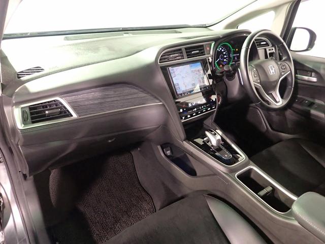 シャトル ハイブリッドＺホンダセンシング　ギャザズ８インチメモリーナビ　フルセグＴＶ　ＣＤ＆ＤＶＤ再生　ブルートゥース　Ｂカメラ　ＥＴＣ車載器　ＬＥＤオートライト　ワンオーナー　ハーフレザーシート　シートヒーター　ルーフレール　パドルシフト（25枚目）