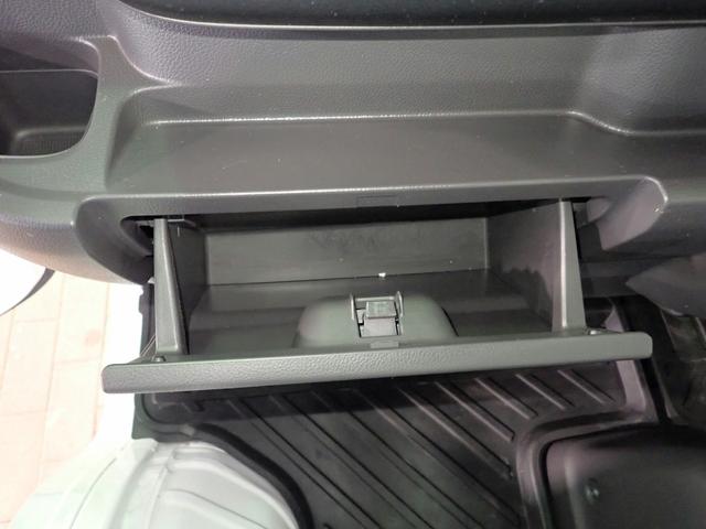 アクティトラック ＳＤＸ　５速マニュアル　純正オーディオＦＭＡＭラジオ　４ＷＤ　エアコン　運転席エアバック　ＡＢＳ　パワステ　ワンオーナー　荷台保護カバー（19枚目）