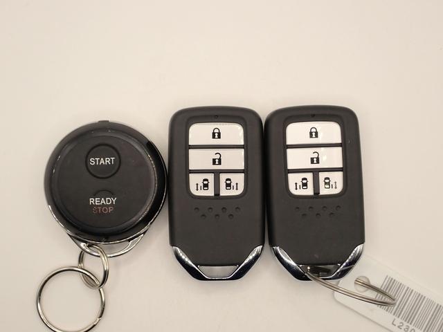 フリードハイブリッド ハイブリッド・G ギャザズ9インチメモリーナビ フルセグTV ブルートゥース バックカメラ 天吊りモニター ETC車載器 両側電動スライドドア シートヒーター LEDオートライト ワンオーナー 禁煙車 純正エンスタ(11枚目)