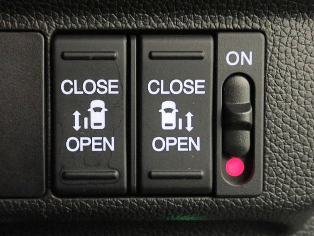 フリード＋ Ｇブラックスタイル　ギャザズメモリーナビ　フルセグＴＶ　ブルートゥース　バックカメラ　ＥＴＣ車載器　両側電動スライドドア　シートヒーター　ＬＥＤオートライト　ワンオーナー　ドラレコ前後　純正エンスタ　モデューロフルエアロ（12枚目）