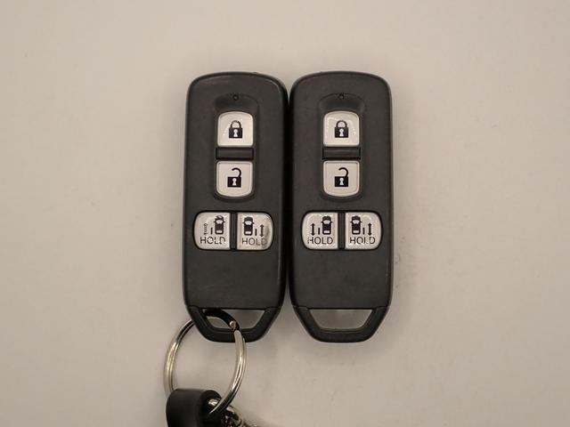 Ｎ－ＢＯＸカスタム Ｌスタイル＋ブラック　ギャザズ８インチメモリーナビ　フルセグＴＶ　ブルートゥース　Ｂカメラ　両側電動スライドドア　ＥＴＣ車載器　ＬＥＤオートライト　ワンオーナー　禁煙車　Ｐセンサー　シートヒーター　シートバックテーブル（10枚目）