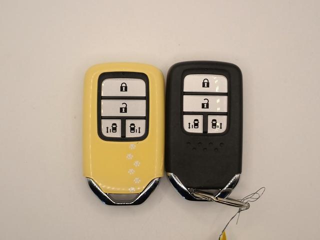 フリード Ｇブラックスタイル　ギャザズメモリーナビ　フルセグＴＶ　ＣＤ＆ＤＶＤ再生　ブルートゥース　バックカメラ　ＥＴＣ２．０　両側電動スライドドア　ＬＥＤオートライト　ワンオーナー　シートヒーター　ホンダセンシング　ドラレコ前後（9枚目）