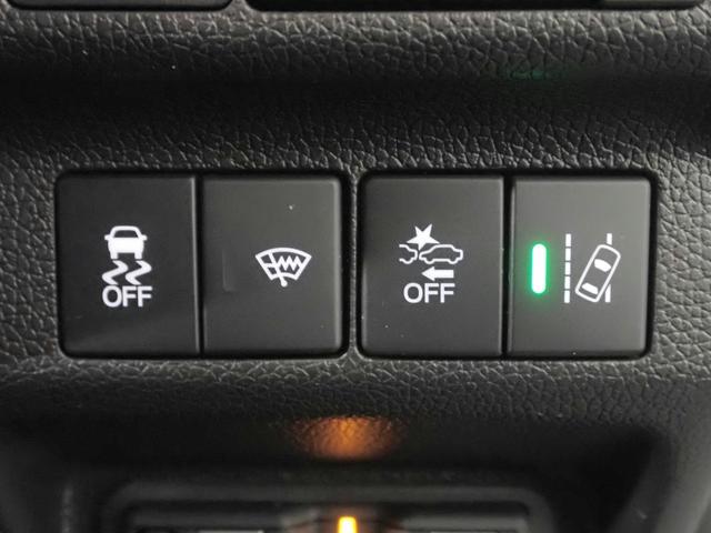 フリード Ｇブラックスタイル　ギャザズメモリーナビ　フルセグＴＶ　ＣＤ＆ＤＶＤ再生　ブルートゥース　バックカメラ　ＥＴＣ２．０　両側電動スライドドア　ＬＥＤオートライト　ワンオーナー　シートヒーター　ホンダセンシング　ドラレコ前後（14枚目）