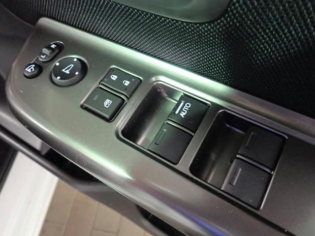 フリード Ｇブラックスタイル　ギャザズメモリーナビ　フルセグＴＶ　ＣＤ＆ＤＶＤ再生　ブルートゥース　バックカメラ　ＥＴＣ２．０　両側電動スライドドア　ＬＥＤオートライト　ワンオーナー　シートヒーター　ホンダセンシング　ドラレコ前後（19枚目）