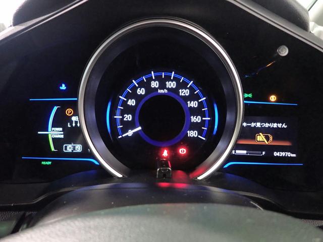 フィットハイブリッド Lパッケージ ギャザズSDナビ フルセグTV CD&DVD再生 ブルートゥース バックカメラ ETC車載器 LEDオートライト ワンオーナー あんしんパッケージ ハーフレザーシート アイドリングストップ(19枚目)