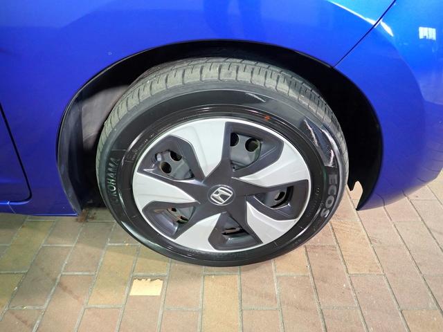 フィットハイブリッド Lパッケージ ギャザズSDナビ フルセグTV CD&DVD再生 ブルートゥース バックカメラ ETC車載器 LEDオートライト ワンオーナー あんしんパッケージ ハーフレザーシート アイドリングストップ(35枚目)