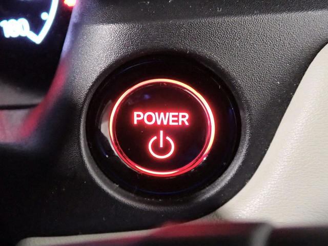 ヴェゼル ｅ：ＨＥＶＰＬａＹ　ギャザズ９インチナビ　フルセグＴＶ　ブルートゥース　全方位カメラ　ＥＴＣ２．０　ＬＥＤオートライト　ワンオーナー　禁煙車　パーキングセンサー　シート＆ステアリングヒーター　ワイヤレス充電　サンルーフ（18枚目）