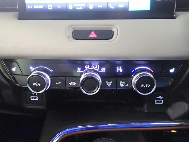 ヴェゼル ｅ：ＨＥＶＰＬａＹ　ギャザズ９インチナビ　フルセグＴＶ　ブルートゥース　全方位カメラ　ＥＴＣ２．０　ＬＥＤオートライト　ワンオーナー　禁煙車　パーキングセンサー　シート＆ステアリングヒーター　ワイヤレス充電　サンルーフ（20枚目）