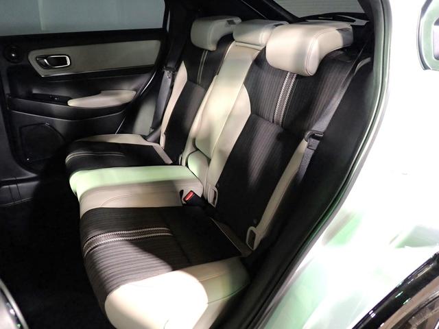 ヴェゼル ｅ：ＨＥＶＰＬａＹ　ギャザズ９インチナビ　フルセグＴＶ　ブルートゥース　全方位カメラ　ＥＴＣ２．０　ＬＥＤオートライト　ワンオーナー　禁煙車　パーキングセンサー　シート＆ステアリングヒーター　ワイヤレス充電　サンルーフ（27枚目）