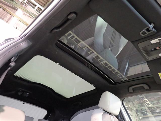 ヴェゼル ｅ：ＨＥＶＰＬａＹ　ギャザズ９インチナビ　フルセグＴＶ　ブルートゥース　全方位カメラ　ＥＴＣ２．０　ＬＥＤオートライト　ワンオーナー　禁煙車　パーキングセンサー　シート＆ステアリングヒーター　ワイヤレス充電　サンルーフ（28枚目）