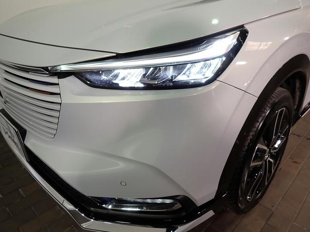 ヴェゼル ｅ：ＨＥＶＰＬａＹ　ギャザズ９インチナビ　フルセグＴＶ　ブルートゥース　全方位カメラ　ＥＴＣ２．０　ＬＥＤオートライト　ワンオーナー　禁煙車　パーキングセンサー　シート＆ステアリングヒーター　ワイヤレス充電　サンルーフ（30枚目）