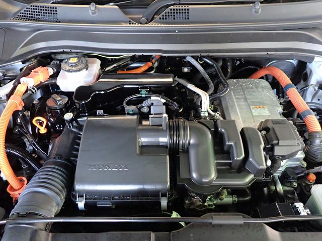 ヴェゼル ｅ：ＨＥＶＰＬａＹ　ギャザズ９インチナビ　フルセグＴＶ　ブルートゥース　全方位カメラ　ＥＴＣ２．０　ＬＥＤオートライト　ワンオーナー　禁煙車　パーキングセンサー　シート＆ステアリングヒーター　ワイヤレス充電　サンルーフ（38枚目）