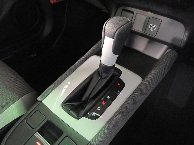 フィット ｅ：ＨＥＶクロスター　ギャザズ８インチＳＤナビ　フルセグＶ　ブルートゥース　バックカメラ　ＥＴＣ車載器　ＬＥＤオートライト　オートハイビーム　ワンオーナー　禁煙車　ドラレコ前後　パーキングセンサー　レーダークルーズＣ（20枚目）