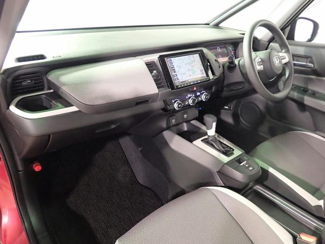 フィット ｅ：ＨＥＶクロスター　ギャザズ８インチＳＤナビ　フルセグＶ　ブルートゥース　バックカメラ　ＥＴＣ車載器　ＬＥＤオートライト　オートハイビーム　ワンオーナー　禁煙車　ドラレコ前後　パーキングセンサー　レーダークルーズＣ（23枚目）