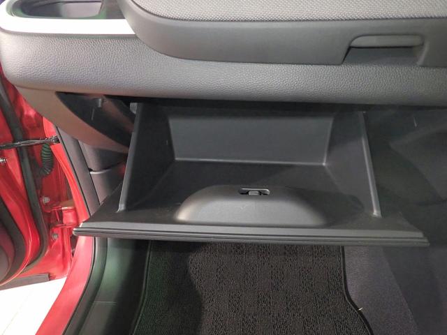 フィット ｅ：ＨＥＶクロスター　ギャザズ８インチＳＤナビ　フルセグＶ　ブルートゥース　バックカメラ　ＥＴＣ車載器　ＬＥＤオートライト　オートハイビーム　ワンオーナー　禁煙車　ドラレコ前後　パーキングセンサー　レーダークルーズＣ（24枚目）