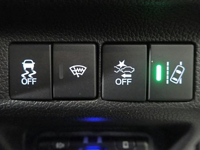 フリード＋ クロスター　ギャザズメモリーナビ　フルセグＴＶ　ブルートゥース　バックカメラ　ＥＴＣ車載器　両側電動スライドドア　ＬＥＤオートライト　シートヒーター　ワンオーナー　禁煙車　ハーフレザーシート　ルーフレール（17枚目）