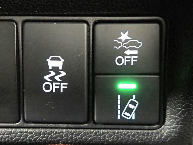 ステップワゴンスパーダ スパーダ・クールスピリットホンダセンシング　ギャザズ９インチメモリーナビ　フルセグＴＶ　ブルートゥース　天吊りモニター　バックカメラ　ＥＴＣ車載器　両側電動スライドドア　ＬＥＤオートライト　ワンオーナー　禁煙車　シートヒーター　パドルシフト（16枚目）