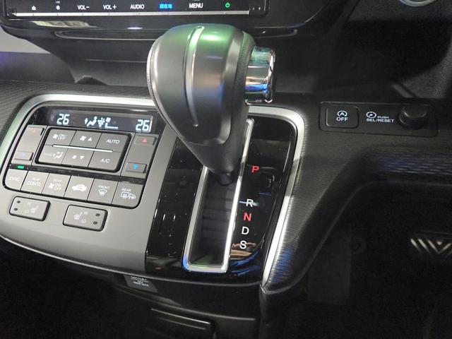 ステップワゴンスパーダ スパーダ・クールスピリットホンダセンシング　ギャザズ９インチメモリーナビ　フルセグＴＶ　ブルートゥース　天吊りモニター　バックカメラ　ＥＴＣ車載器　両側電動スライドドア　ＬＥＤオートライト　ワンオーナー　禁煙車　シートヒーター　パドルシフト（23枚目）