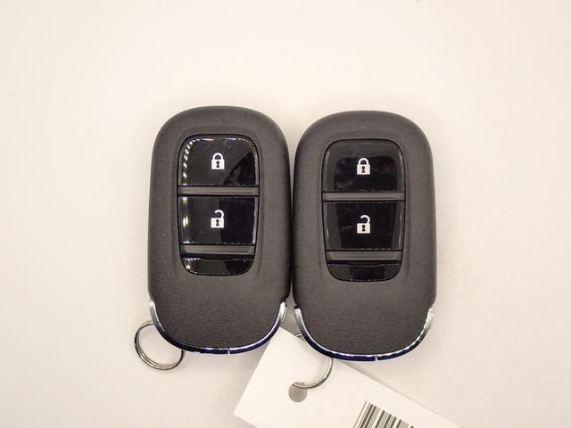 Ｎ－ＯＮＥ ｅ： ｅ：Ｌ　ホンダコネクト９インチディスプレイナビ　フルセグＴＶ　ブルートゥース　バックカメラ　ＬＥＤオートライト　禁煙車　シートヒーター　急速充電ポート　純正１４ＡＷ　スマートキー　ホンダセンシング（10枚目）