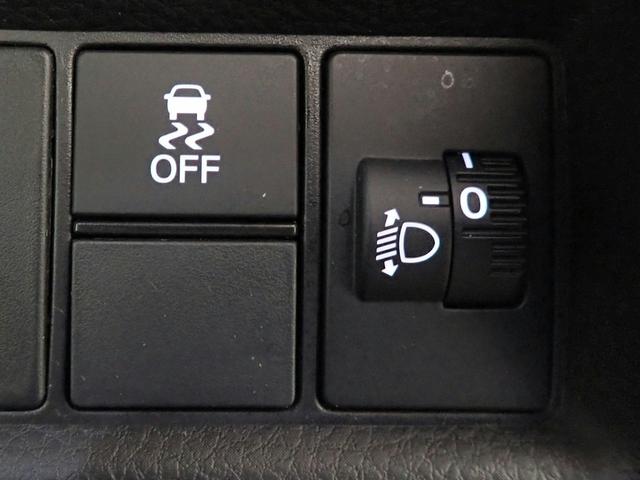 フィット ｅ：ＨＥＶホーム　オーディオレス　バックカメラ　ホンダセンシング　レーダークルーズＣ　ＬＥＤオートライト　オートハイビーム　ワンオーナー　禁煙車　パーキングセンサー　ハーブレザーシート　シートヒーター　ホンダセンシング（12枚目）