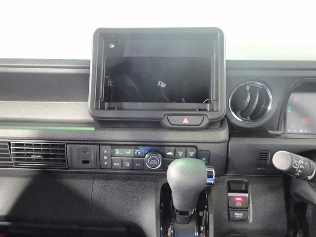 N-BOXカスタム ターボコーディネートスタイル オーディオレス バックカメラ 両側電動スライドドア LEDオートライト オートハイビーム ワンオーナー 禁煙車 Pセンサー シートヒーター レザーシート パドルシフト ホンダセンシング(8枚目)