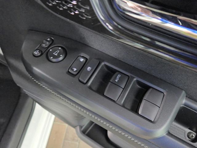 N-BOXカスタム ターボコーディネートスタイル オーディオレス バックカメラ 両側電動スライドドア LEDオートライト オートハイビーム ワンオーナー 禁煙車 Pセンサー シートヒーター レザーシート パドルシフト ホンダセンシング(18枚目)