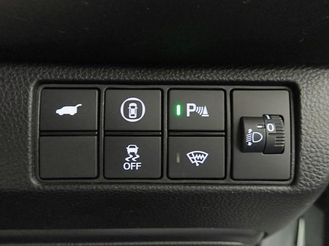 ヴェゼル ｅ：ＨＥＶＰＬａＹ　ホンダコネクト９インチナビ　ブルートゥース　全方位カメラ　ＥＴＣ２．０　ＬＥＤオートライト　ワンオーナー　禁煙車　シートヒーター　ワイヤレス充電　パノラマルーフ　ＢＳＩ　Ｐテールゲート　ドラレコ前後（15枚目）