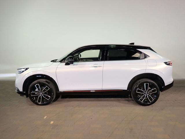 ヴェゼル ｅ：ＨＥＶＰＬａＹ　ホンダコネクト９インチナビ　ブルートゥース　全方位カメラ　ＥＴＣ２．０　ＬＥＤオートライト　ワンオーナー　禁煙車　シートヒーター　ワイヤレス充電　パノラマルーフ　ＢＳＩ　Ｐテールゲート　ドラレコ前後（32枚目）