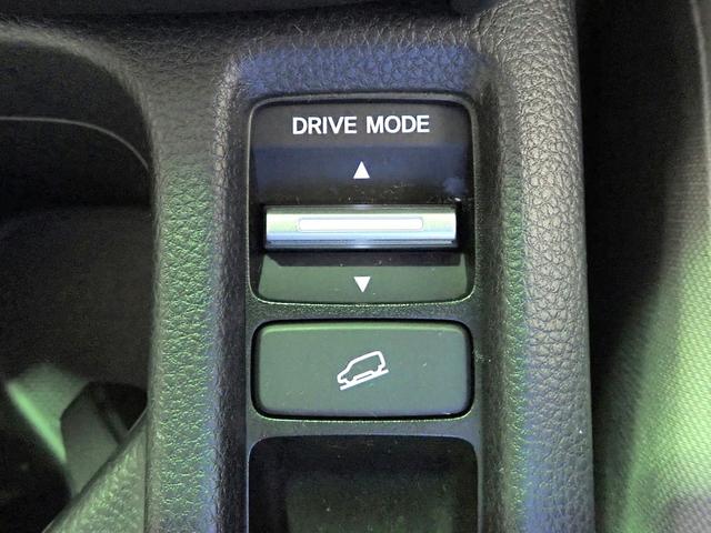 ヴェゼル ｅ：ＨＥＶＺ　ギャザズ９インチナビ　フルセグＴＶ　ブルートゥース　バックカメラ　ＥＴＣ２．０　ＬＥＤオートライト　ワンオーナー　禁煙車　シート＆ステアリングヒーター　ドラレコ前後　ハーフレザーシート　ＢＳＩ（16枚目）