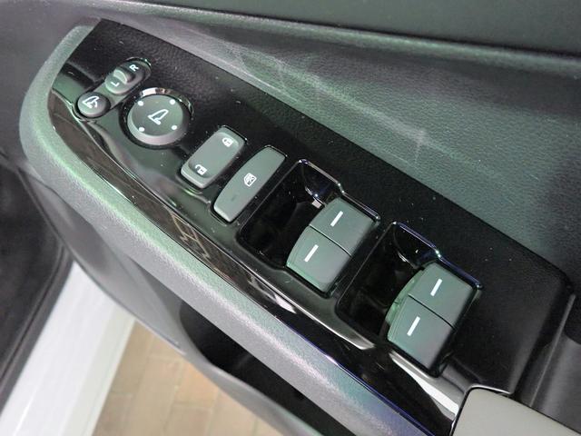 ヴェゼル ｅ：ＨＥＶＺ　ギャザズ９インチナビ　フルセグＴＶ　ブルートゥース　バックカメラ　ＥＴＣ２．０　ＬＥＤオートライト　ワンオーナー　禁煙車　シート＆ステアリングヒーター　ドラレコ前後　ハーフレザーシート　ＢＳＩ（20枚目）