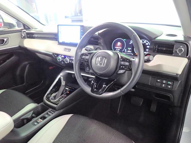 ヴェゼル ｅ：ＨＥＶＺ　ギャザズ９インチナビ　フルセグＴＶ　ブルートゥース　バックカメラ　ＥＴＣ２．０　ＬＥＤオートライト　ワンオーナー　禁煙車　シート＆ステアリングヒーター　ドラレコ前後　ハーフレザーシート　ＢＳＩ（24枚目）