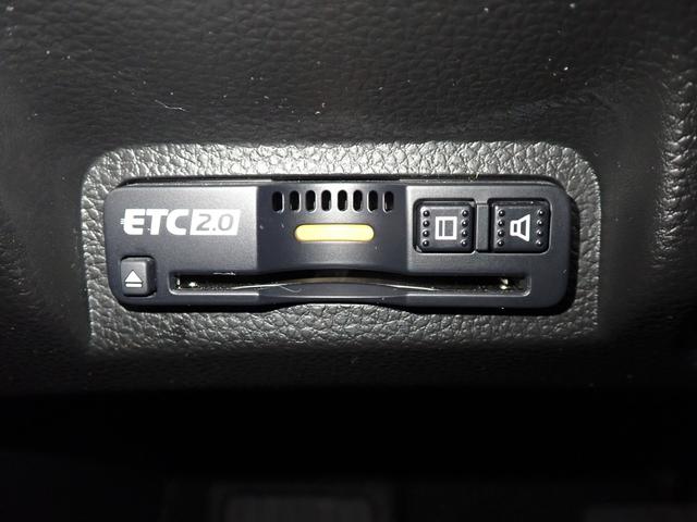 ヴェゼル e:HEVPLaY ホンダコネクト9インチナビ ブルートゥース バックカメラ ETC車載器 LEDオートライト ワンオーナー 禁煙車 シート&ステアリングヒーター ワイヤレス充電 パノラマルーフ BSI ドラレコ前後(12枚目)