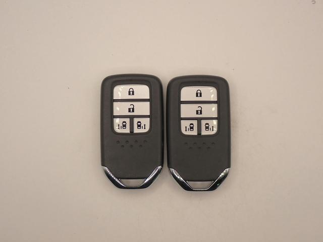 フリード クロスター ギャザズ9インチメモリーナビ ブルートゥース バックカメラ 両側電動スライドドア ETC車載器 LEDオートライト ワンオーナー 禁煙車 シートヒーター ハーフレザーシート ルーフレール(10枚目)