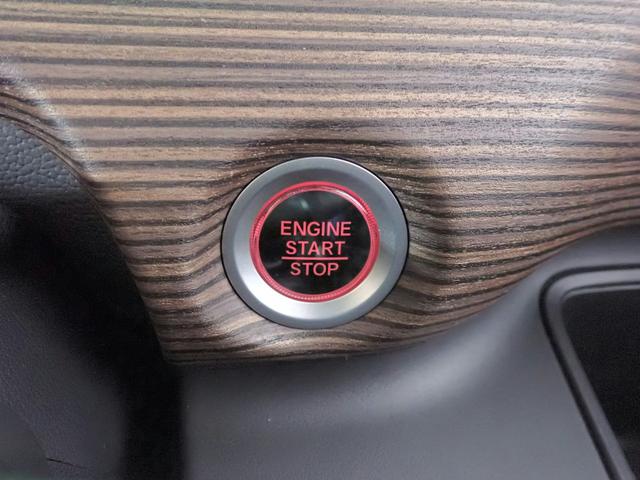 フリード クロスター ギャザズ9インチメモリーナビ ブルートゥース バックカメラ 両側電動スライドドア ETC車載器 LEDオートライト ワンオーナー 禁煙車 シートヒーター ハーフレザーシート ルーフレール(17枚目)