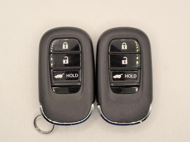 ヴェゼル ｅ：ＨＥＶＺ　ギャザズ９インチナビ　フルセグＴＶ　ブルートゥース　バックカメラ　ＥＴＣ車載器　ＬＥＤオートライト　オートハイビーム　ワンオーナー　禁煙車　パーキングセンサー　パドルシフト　ワイヤレス充電　ＢＳＩ（11枚目）