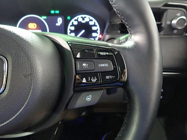 ヴェゼル ｅ：ＨＥＶＺ　ギャザズ９インチナビ　フルセグＴＶ　ブルートゥース　バックカメラ　ＥＴＣ車載器　ＬＥＤオートライト　オートハイビーム　ワンオーナー　禁煙車　パーキングセンサー　パドルシフト　ワイヤレス充電　ＢＳＩ（14枚目）