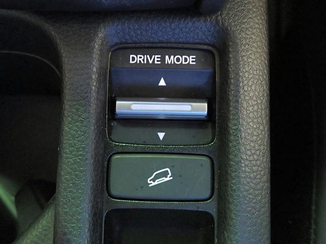 ヴェゼル ｅ：ＨＥＶＺ　ギャザズ９インチナビ　フルセグＴＶ　ブルートゥース　バックカメラ　ＥＴＣ車載器　ＬＥＤオートライト　オートハイビーム　ワンオーナー　禁煙車　パーキングセンサー　パドルシフト　ワイヤレス充電　ＢＳＩ（16枚目）