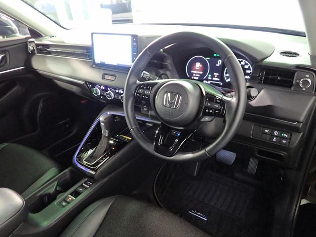 ヴェゼル ｅ：ＨＥＶＺ　ギャザズ９インチナビ　フルセグＴＶ　ブルートゥース　バックカメラ　ＥＴＣ車載器　ＬＥＤオートライト　オートハイビーム　ワンオーナー　禁煙車　パーキングセンサー　パドルシフト　ワイヤレス充電　ＢＳＩ（24枚目）