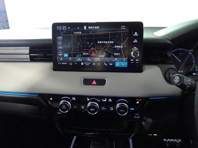 ヴェゼル ｅ：ＨＥＶＺ・ＰＬａＹパッケージ　ホンダコネクト９インチナビ　フルセグＴＶ　ブルートゥース　全方位Ｍ　ＥＴＣ２．０　ＬＥＤオートライト　ワンオーナー　禁煙車　Ｐセンサー　シートヒーター　４ＷＤ　デジタルインナーミラー　無限フルエアロ（8枚目）
