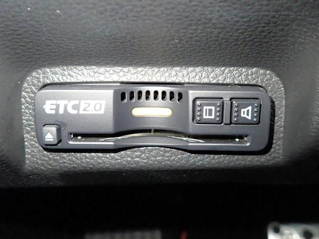 ヴェゼル ｅ：ＨＥＶＺ・ＰＬａＹパッケージ　ホンダコネクト９インチナビ　フルセグＴＶ　ブルートゥース　全方位Ｍ　ＥＴＣ２．０　ＬＥＤオートライト　ワンオーナー　禁煙車　Ｐセンサー　シートヒーター　４ＷＤ　デジタルインナーミラー　無限フルエアロ（11枚目）