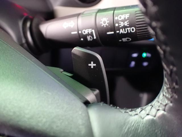 ヴェゼル ｅ：ＨＥＶＺ・ＰＬａＹパッケージ　ホンダコネクト９インチナビ　フルセグＴＶ　ブルートゥース　全方位Ｍ　ＥＴＣ２．０　ＬＥＤオートライト　ワンオーナー　禁煙車　Ｐセンサー　シートヒーター　４ＷＤ　デジタルインナーミラー　無限フルエアロ（14枚目）