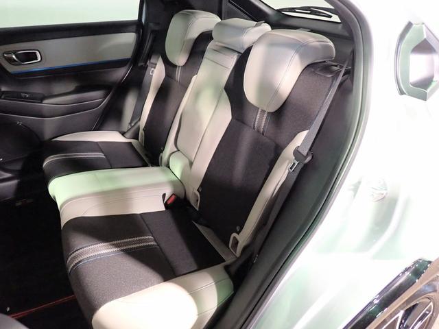 ヴェゼル ｅ：ＨＥＶＺ・ＰＬａＹパッケージ　ホンダコネクト９インチナビ　フルセグＴＶ　ブルートゥース　全方位Ｍ　ＥＴＣ２．０　ＬＥＤオートライト　ワンオーナー　禁煙車　Ｐセンサー　シートヒーター　４ＷＤ　デジタルインナーミラー　無限フルエアロ（26枚目）