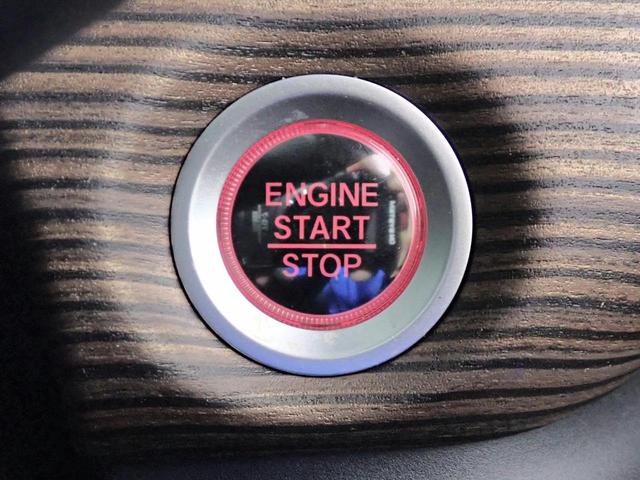 フリード クロスター ギャザズメモリーナビ ブルートゥース フルセグTV バックカメラ 両側電動スライドドア ETC車載器 LEDオートライト 禁煙車 シートヒーター ハーフレザーシート ドラレコ前後 ルーフレール(11枚目)