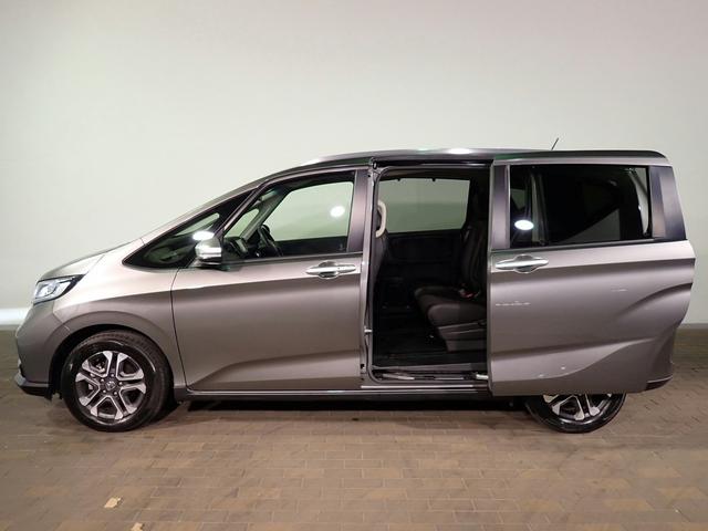 フリード クロスター ギャザズメモリーナビ ブルートゥース フルセグTV バックカメラ 両側電動スライドドア ETC車載器 LEDオートライト 禁煙車 シートヒーター ハーフレザーシート ドラレコ前後 ルーフレール(33枚目)