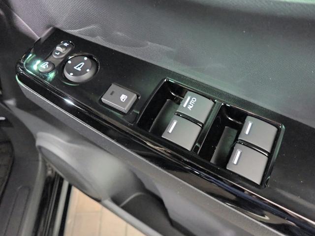 N-ONE RS 6速ミッション ギャザズメモリーナビ フルセグTV CD&DVD再生 ブルートゥース バックカメラ ETC車載器 LEDオートライト 禁煙車 シートヒーター パーキングセンサー ホンダセンシング(19枚目)