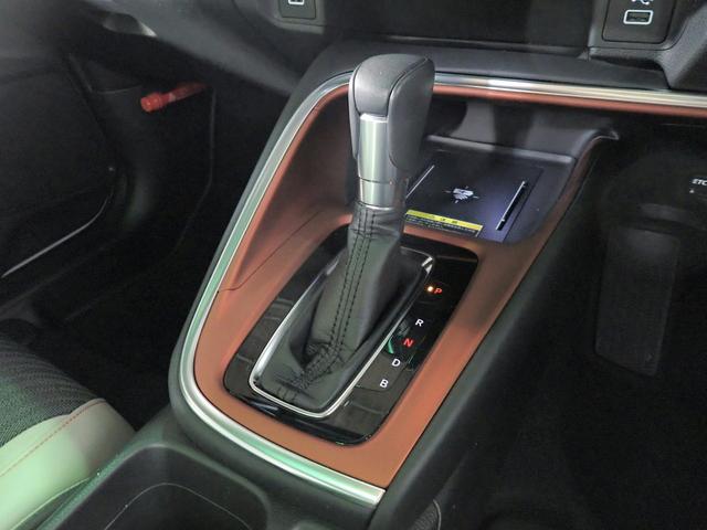 ヴェゼル e:HEVPLaY ホンダコネクト9インチナビ フルセグTV ブルートゥース バックカメラ ETC2.0 LEDオートライト ワンオーナー 禁煙車 Pセンサー シート&ステアリングヒーター パノラマサンルーフ(21枚目)