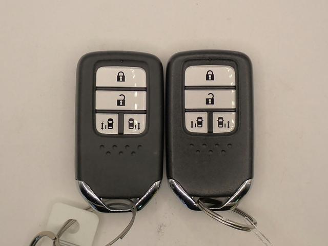 フリードハイブリッド ハイブリッド・Gホンダセンシング 社外メモリーナビ ブルートゥース フルセグTV バックカメラ ETC車載器 両側電動スライドドア LEDオートライト ワンオーナー 禁煙車 Sヒーター ドラレコ前後 ホンダセンシング(11枚目)