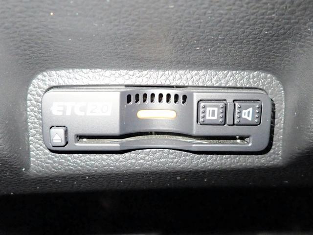 ヴェゼル ｅ：ＨＥＶＺ　ホンダコネクトナビ　フルセグＴＶ　ブルートゥース　バックカメラ　ＥＴＣ２．０　ＬＥＤオートライト　オートハイビーム　ワンオーナー　禁煙車　パーキングセンサー　パドルシフト　ワイヤレス充電　ＢＳＩ（11枚目）